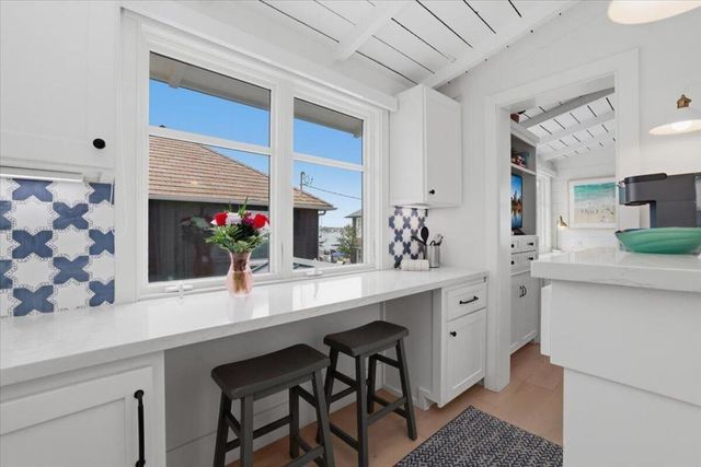104 Onyx Avenue, Newport Beach, CA 92662