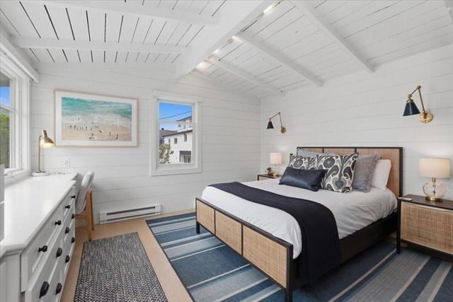 104 Onyx Avenue, Newport Beach, CA 92662