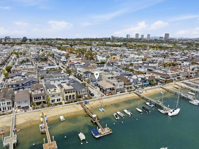 104 Onyx Avenue, Newport Beach, CA 92662