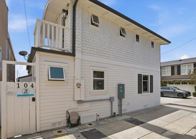104 Onyx Avenue, Newport Beach, CA 92662