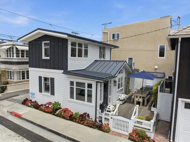 104 Onyx Avenue, Newport Beach, CA 92662