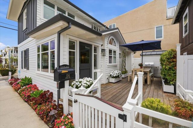 104 Onyx Avenue, Newport Beach, CA 92662