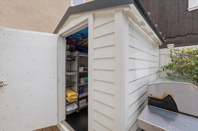 104 Onyx Avenue, Newport Beach, CA 92662