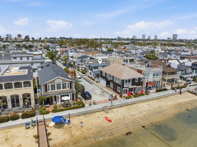 104 Onyx Avenue, Newport Beach, CA 92662