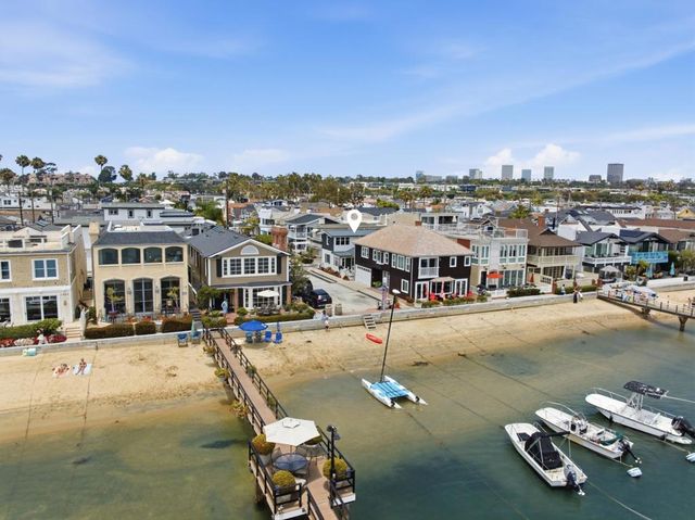 104 Onyx Avenue, Newport Beach, CA 92662