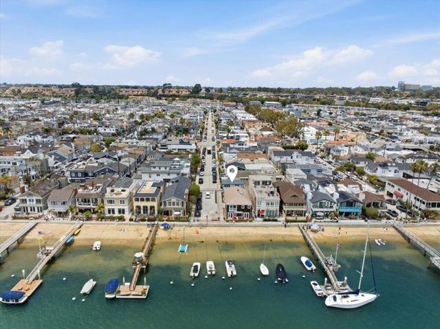 104 Onyx Avenue, Newport Beach, CA 92662