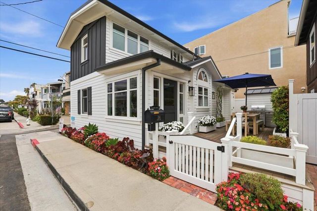 104 Onyx Avenue, Newport Beach, CA 92662