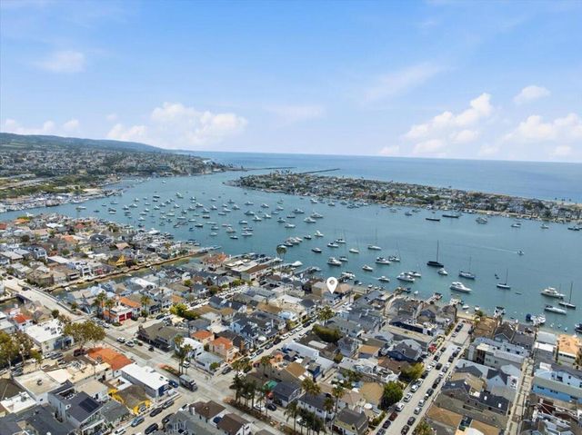 104 Onyx Avenue, Newport Beach, CA 92662