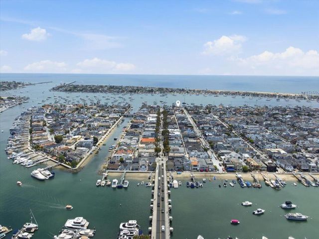 104 Onyx Avenue, Newport Beach, CA 92662