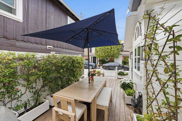 104 Onyx Avenue, Newport Beach, CA 92662
