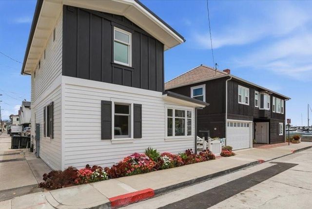 104 Onyx Avenue, Newport Beach, CA 92662