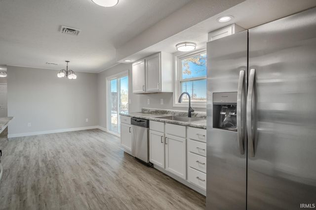 513 S Kerkhoff Avenue, Otterbein, IN 47970