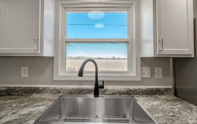 513 S Kerkhoff Avenue, Otterbein, IN 47970