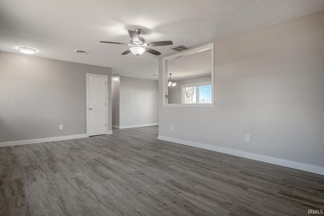 513 S Kerkhoff Avenue, Otterbein, IN 47970