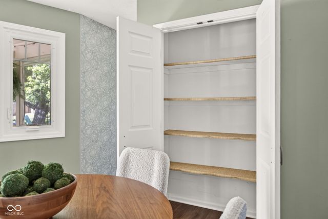 11499 Valley Meadow Drive, Zionsville, IN 46077