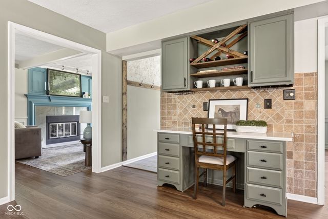 11499 Valley Meadow Drive, Zionsville, IN 46077