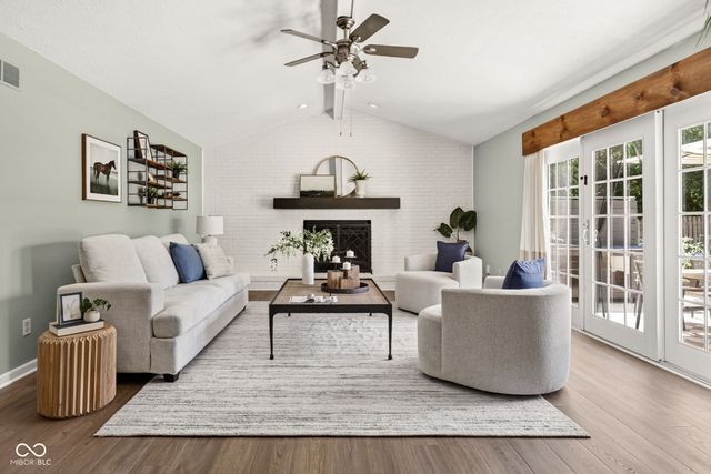 11499 Valley Meadow Drive, Zionsville, IN 46077