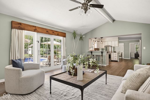 11499 Valley Meadow Drive, Zionsville, IN 46077