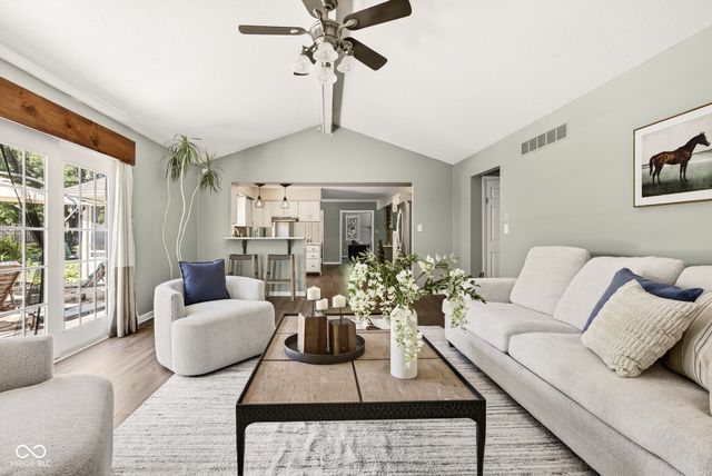 11499 Valley Meadow Drive, Zionsville, IN 46077