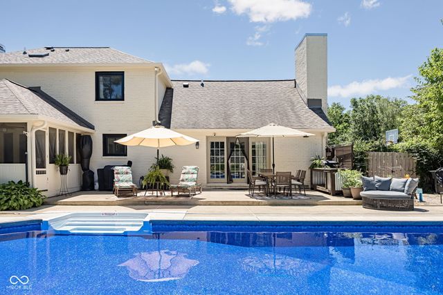 11499 Valley Meadow Drive, Zionsville, IN 46077