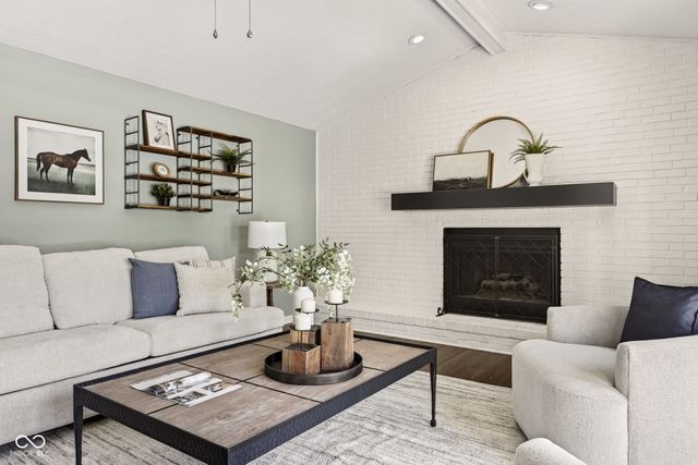 11499 Valley Meadow Drive, Zionsville, IN 46077
