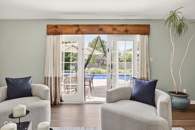 11499 Valley Meadow Drive, Zionsville, IN 46077