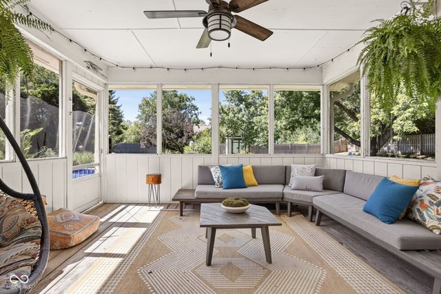 11499 Valley Meadow Drive, Zionsville, IN 46077