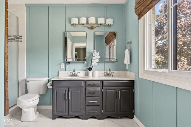 11499 Valley Meadow Drive, Zionsville, IN 46077