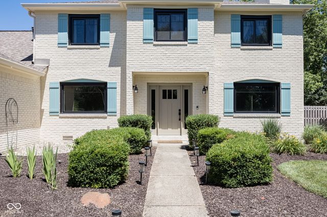 11499 Valley Meadow Drive, Zionsville, IN 46077