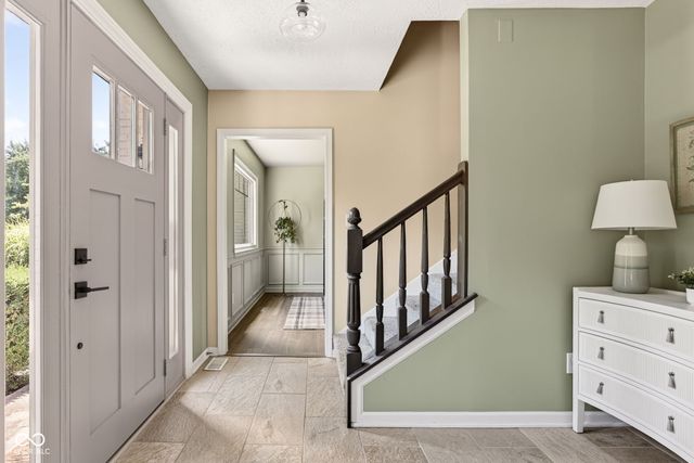 11499 Valley Meadow Drive, Zionsville, IN 46077