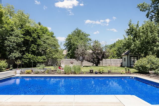 11499 Valley Meadow Drive, Zionsville, IN 46077