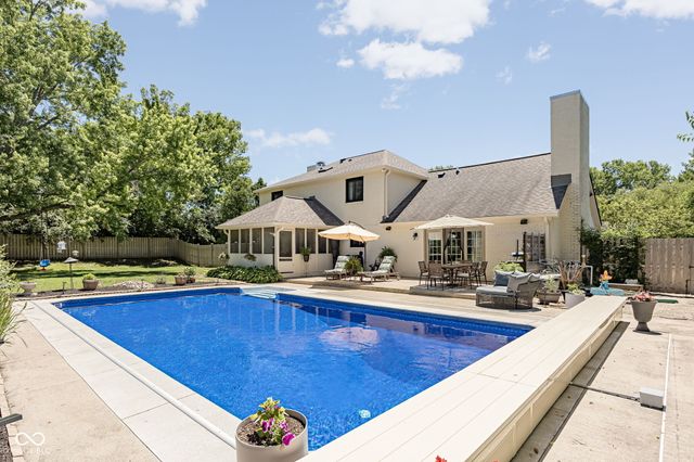 11499 Valley Meadow Drive, Zionsville, IN 46077