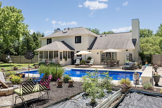11499 Valley Meadow Drive, Zionsville, IN 46077