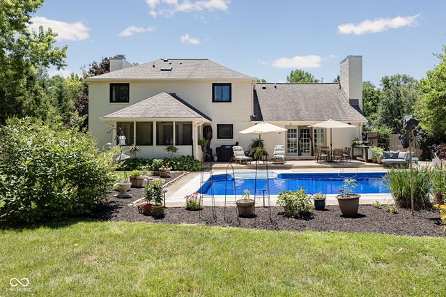 11499 Valley Meadow Drive, Zionsville, IN 46077