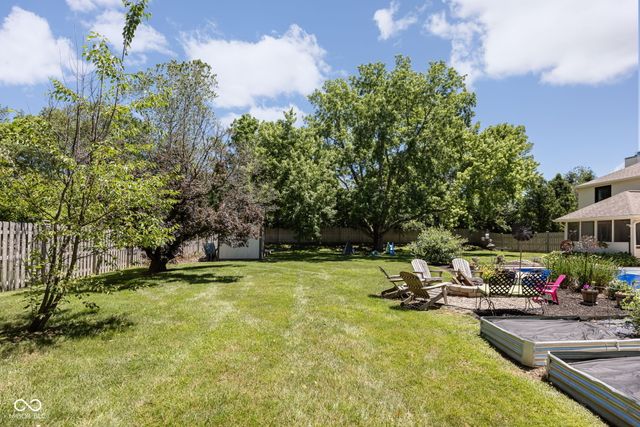 11499 Valley Meadow Drive, Zionsville, IN 46077