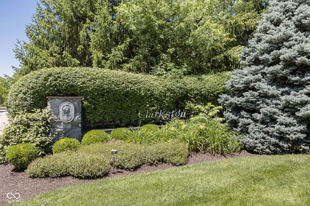 11499 Valley Meadow Drive, Zionsville, IN 46077