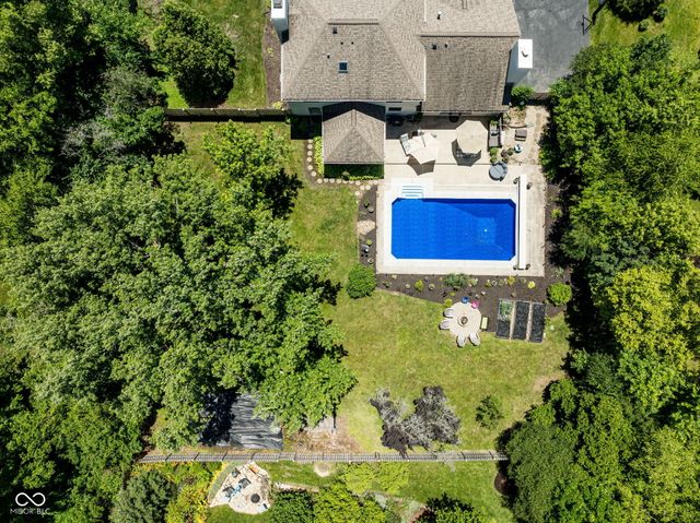 11499 Valley Meadow Drive, Zionsville, IN 46077