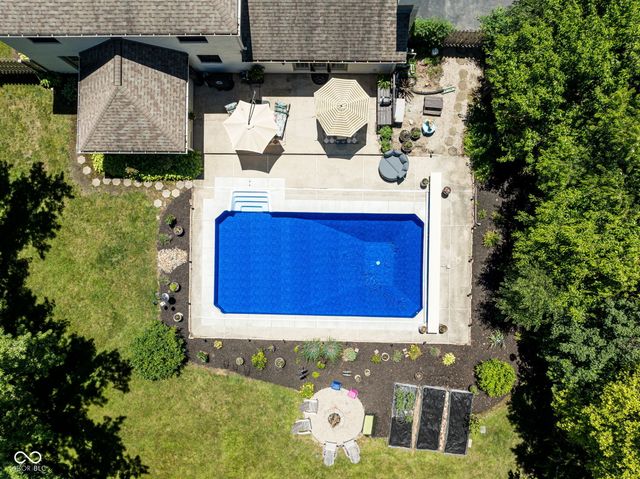11499 Valley Meadow Drive, Zionsville, IN 46077