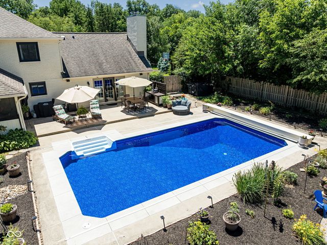 11499 Valley Meadow Drive, Zionsville, IN 46077