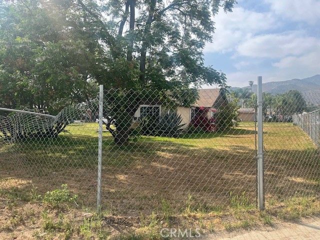 3607 Valley Way, Jurupa Valley, CA 92509