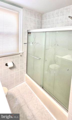 105 N FAIRVIEW AVE, Upper Darby, PA 19082