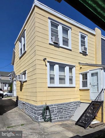 105 N FAIRVIEW AVE, Upper Darby, PA 19082