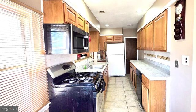 105 N FAIRVIEW AVE, Upper Darby, PA 19082