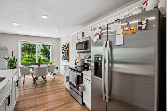 5972 NW 91st Court, Johnston, IA 50131
