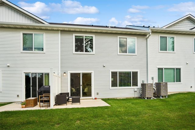 5972 NW 91st Court, Johnston, IA 50131