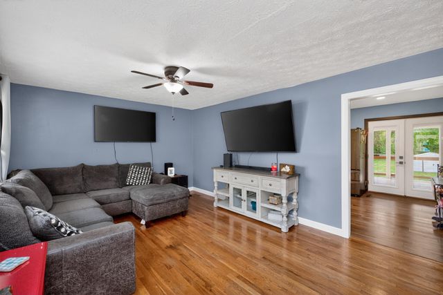 322 Laurel Lane, Nicholasville, KY 40356
