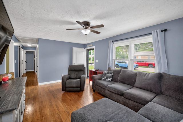 322 Laurel Lane, Nicholasville, KY 40356