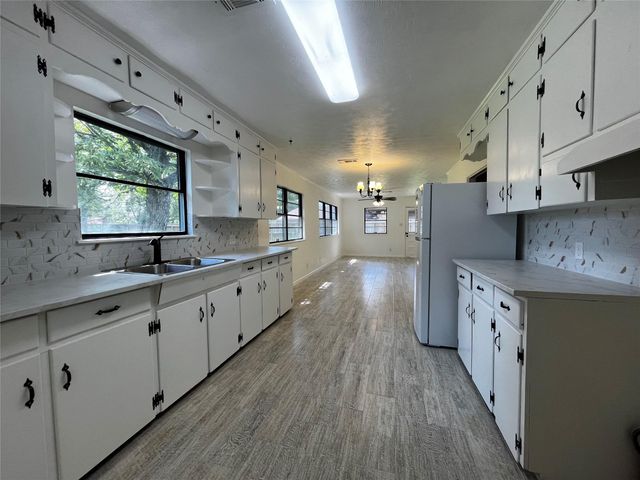 416 Azalea Drive, Baytown, TX 77520