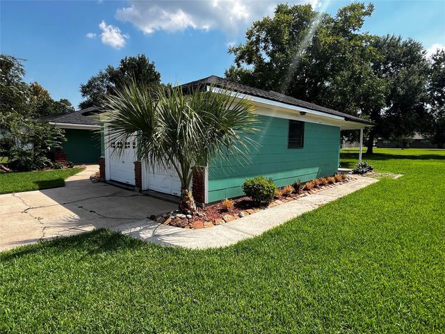 416 Azalea Drive, Baytown, TX 77520