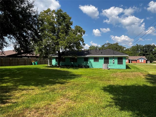 416 Azalea Drive, Baytown, TX 77520